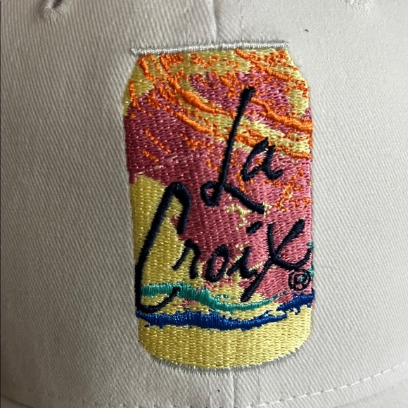 La Croix White Cap new unisex main image 5